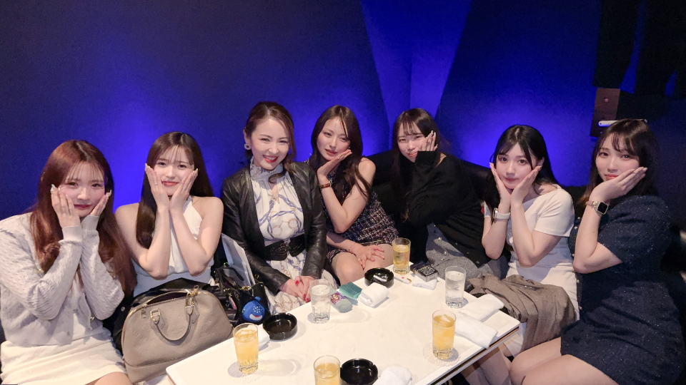 この間仕事終わりにみんなで 飲みに行ってきました🥰🍻