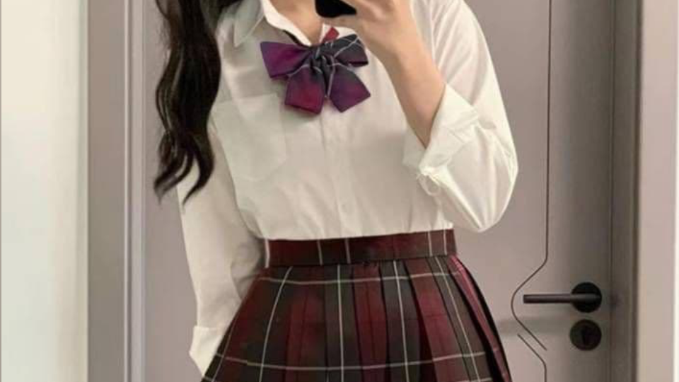 " 今日はヤングチームが制服着るってよ🧤私は明日着るよ( 需要はﾄﾞｺに｡ )