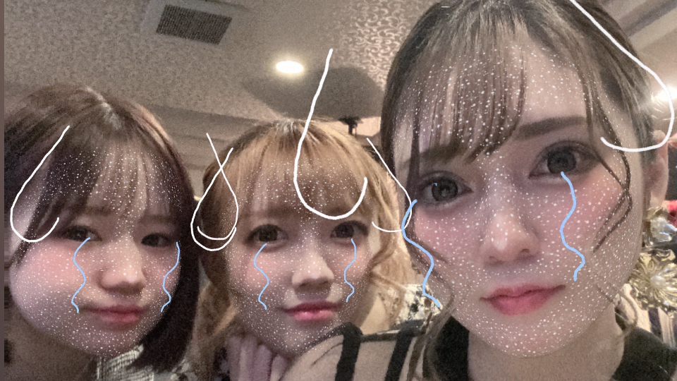 "【過去pic.】前髪 × アップヘアは丸顔際立って地獄😇✋前髪無しのが好評💞 "