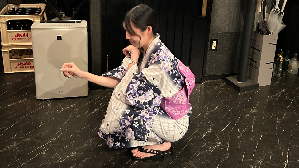 一人でエア線香花火🎇寂しいだけとか絶対に言わないでください🤫