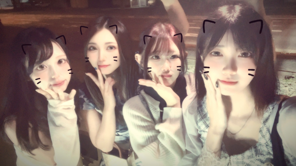 今日も涼しい部屋で生きてます⤴️🎀夏はお家映画館に限る〜⸝⸝⸝🫶🏻