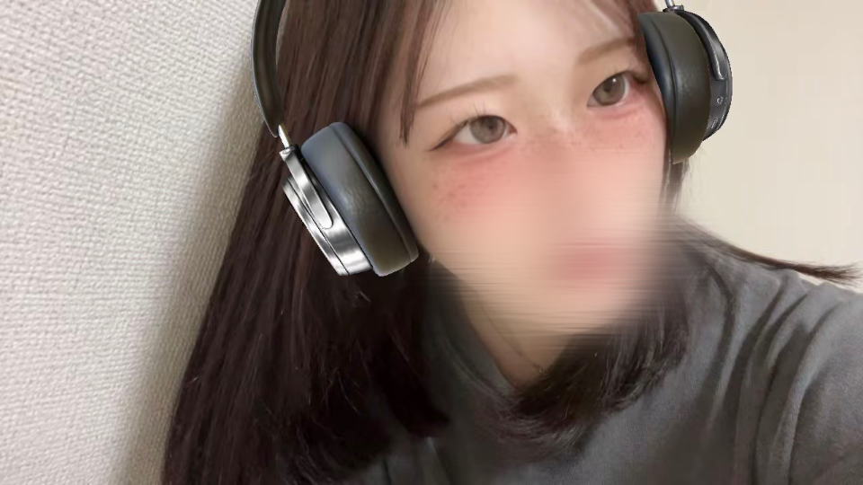 最近は前髪を分けるのにハマってます😼✨プランパー痛すぎて悶絶😭