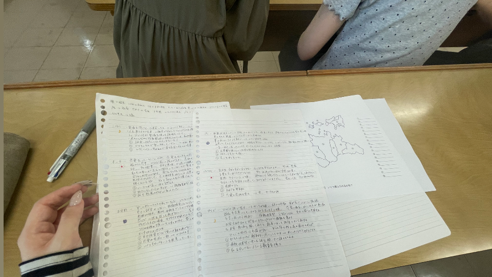 授業中動物占いのお勉強をしてます५✍️いや勉強して❓(´꒪⌓꒪)