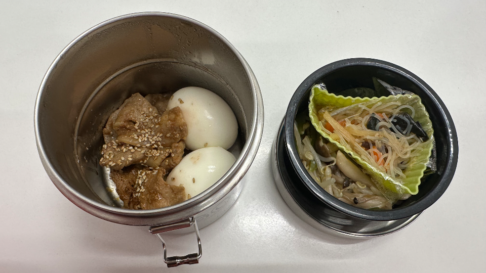 残り物を詰めてると、気づいたらたんぱく弁当に🍱✨